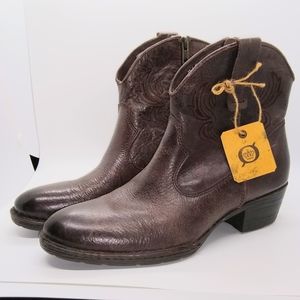 Born Leather Cowgirl Boots